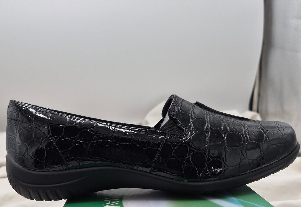 NEW Easy Street Purpose Black Croco Leather Stretch Comfort Flats Loafers 8WW
